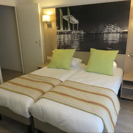 Appart-hotel & Golf Bassins A Flot Apart Otel 3*