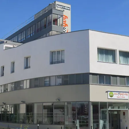 Appart-hotel & Golf Bassins A Flot Apart Otel Bordeaux
