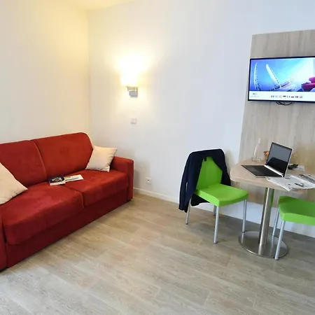 Appart-hotel & Golf Bassins A Flot מלון דירות