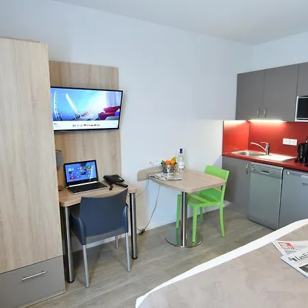 מלון דירות Appart-hotel & Golf Bassins A Flot