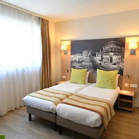 Appart-hotel & Golf Bassins A Flot 3* בורדו