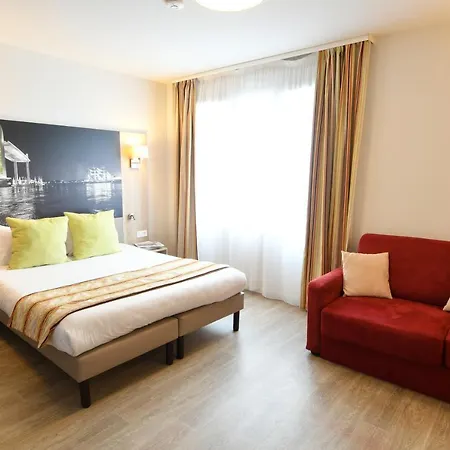 Appart-hotel & Golf Bassins A Flot 3* בורדו