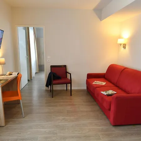 מלון דירות Appart-hotel & Golf Bassins A Flot 3*
